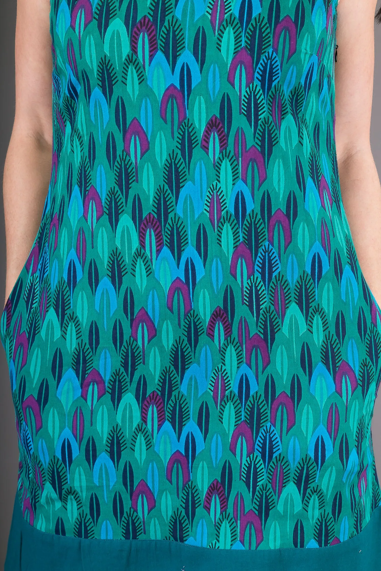 60s Style Cotton Dress Green Feather Print with Pockets