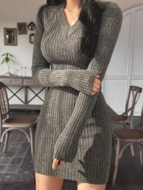 Chic Womens Solid Knit Bodycon Dress - V Neck, Long Sleeve, Winter Ready - Figure-Hugging & Stylish - Perfect for Fall & Winter Wardrobe