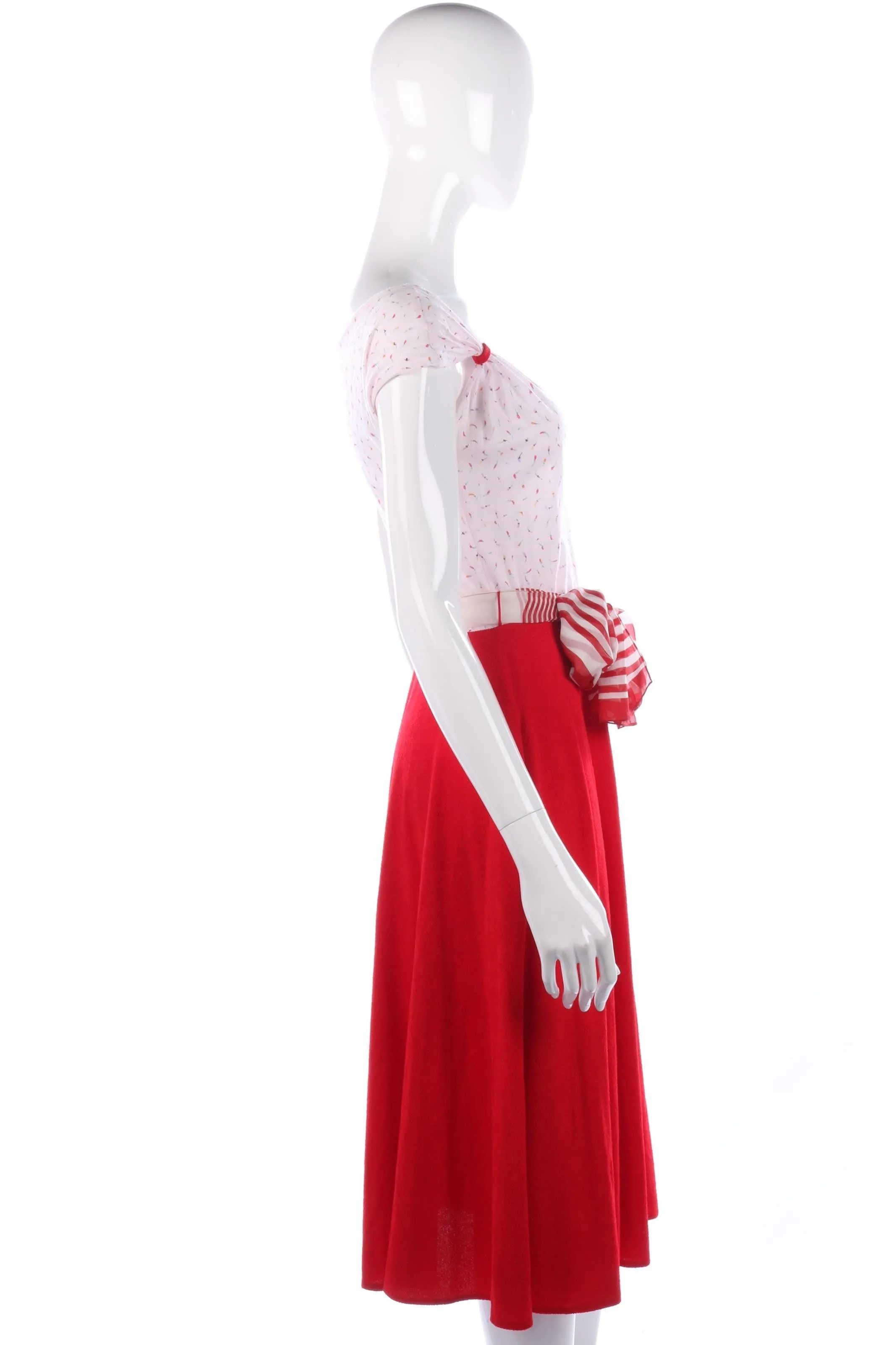 Marvie vintage dress with red skirt and white patterned top size 8/10