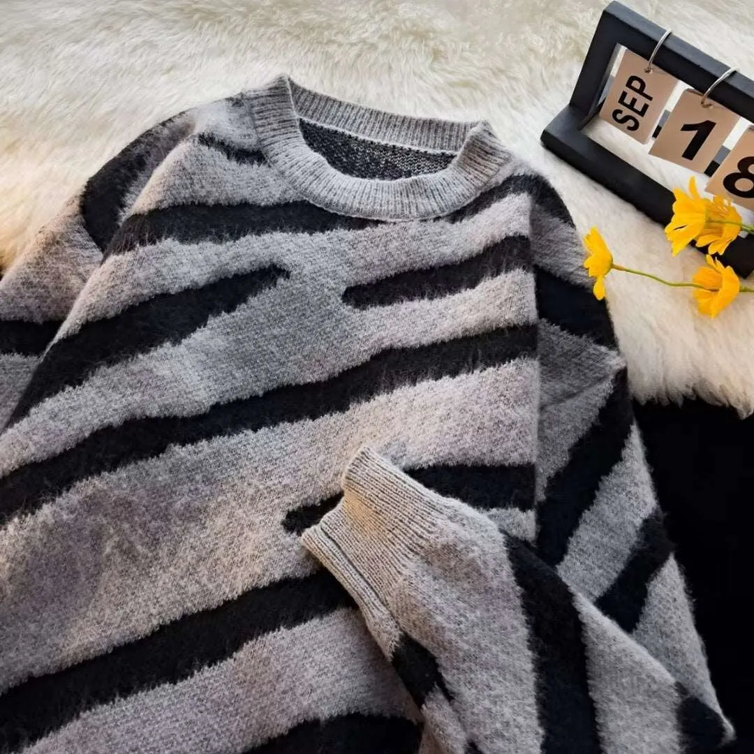 Men's Soft Zebra Pattern Sweater