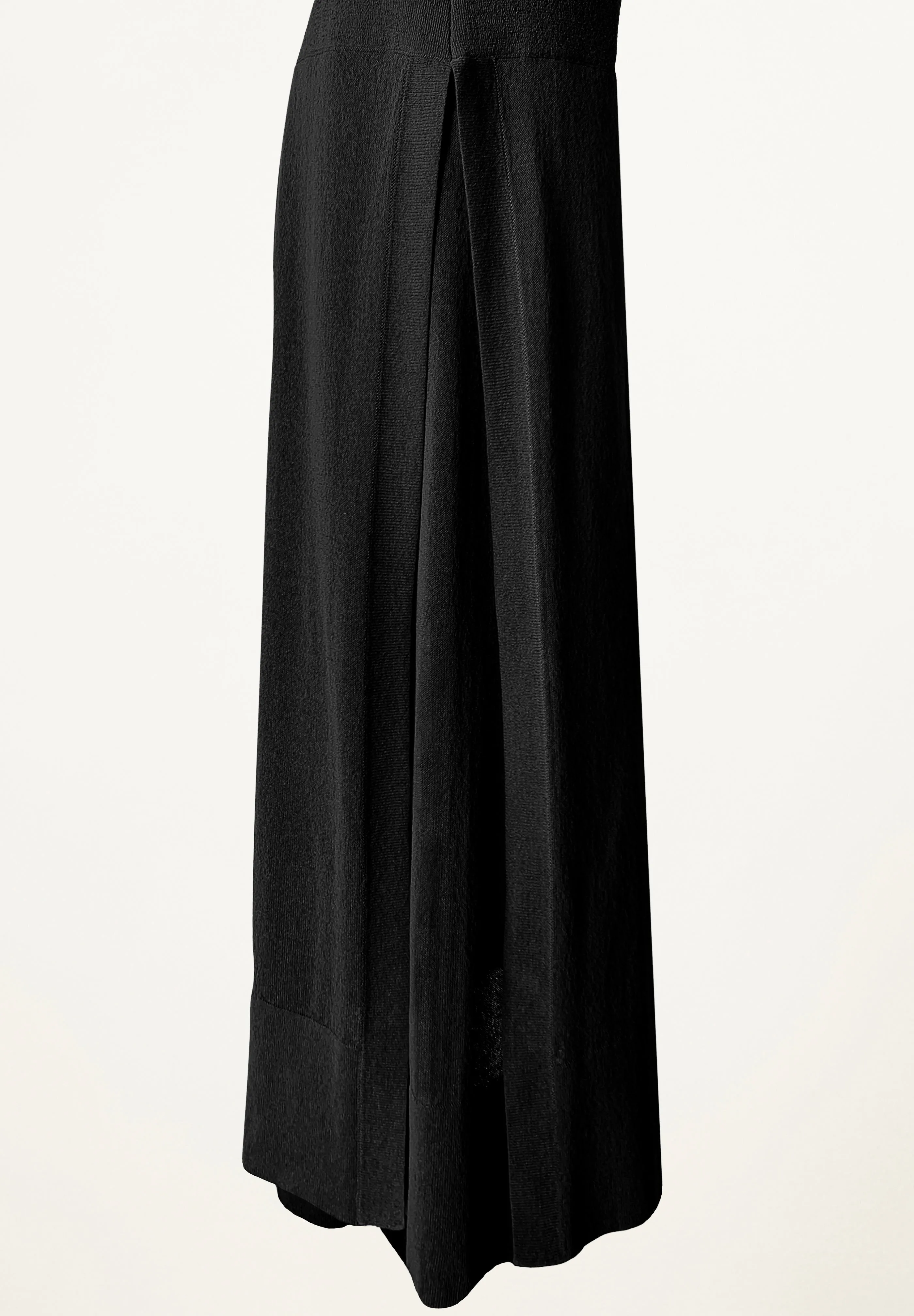 Six Panel Skirt in Black