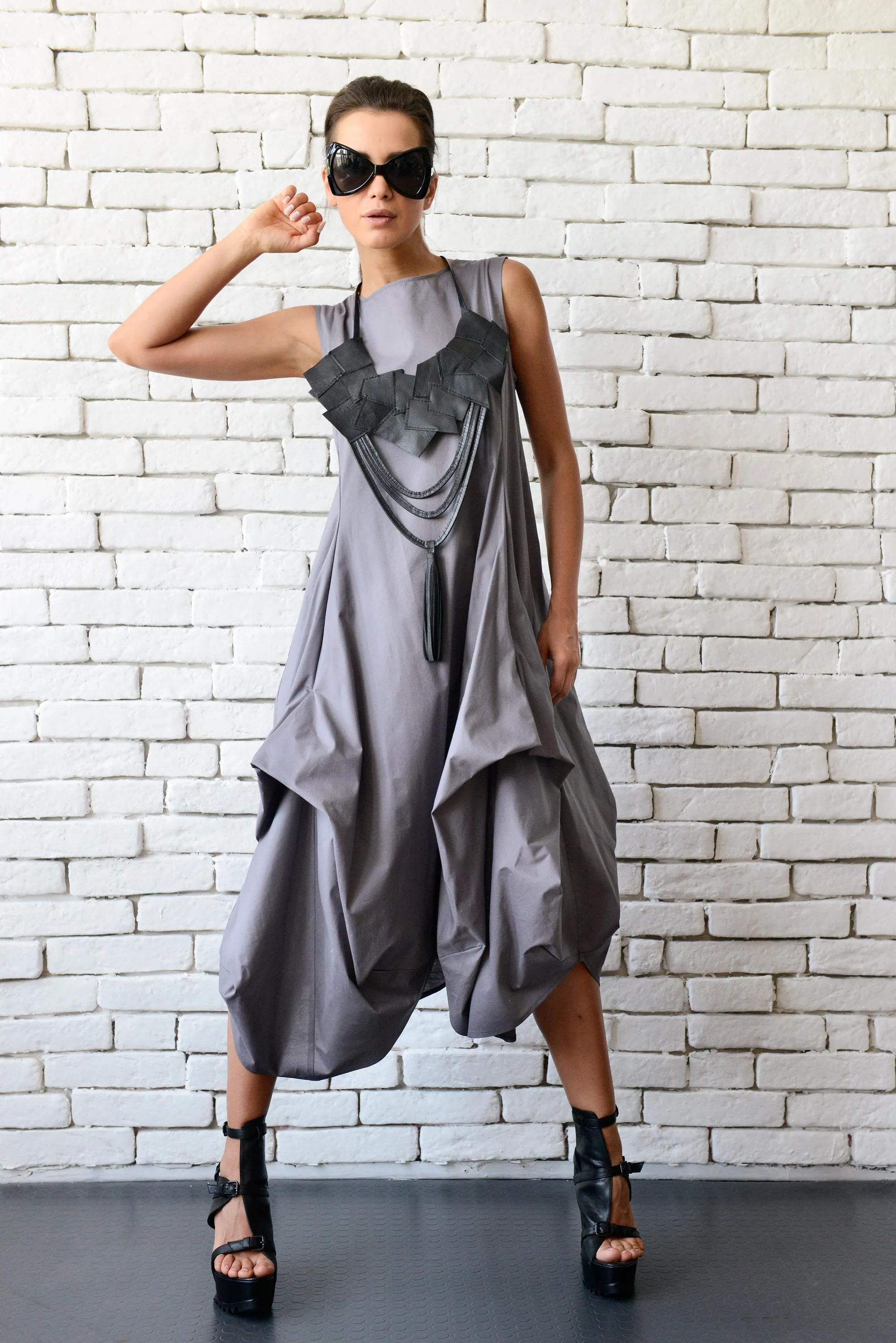 Sleeveless Gray Dress With Drappings